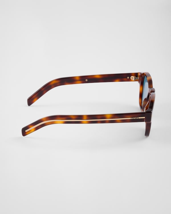 Lunettes de soleil avec plaque en métal iconique - Verres Turquoise Lunettes de soleil avec plaque en métal iconique - Verres Turquoise