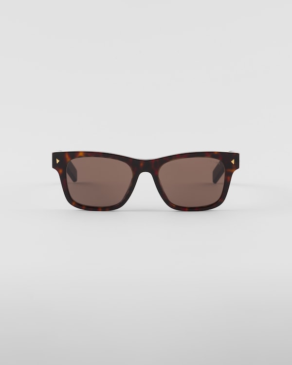 Sunglasses with iconic metal plaque - Walnut brown lenses Sunglasses with iconic metal plaque - Walnut brown lenses