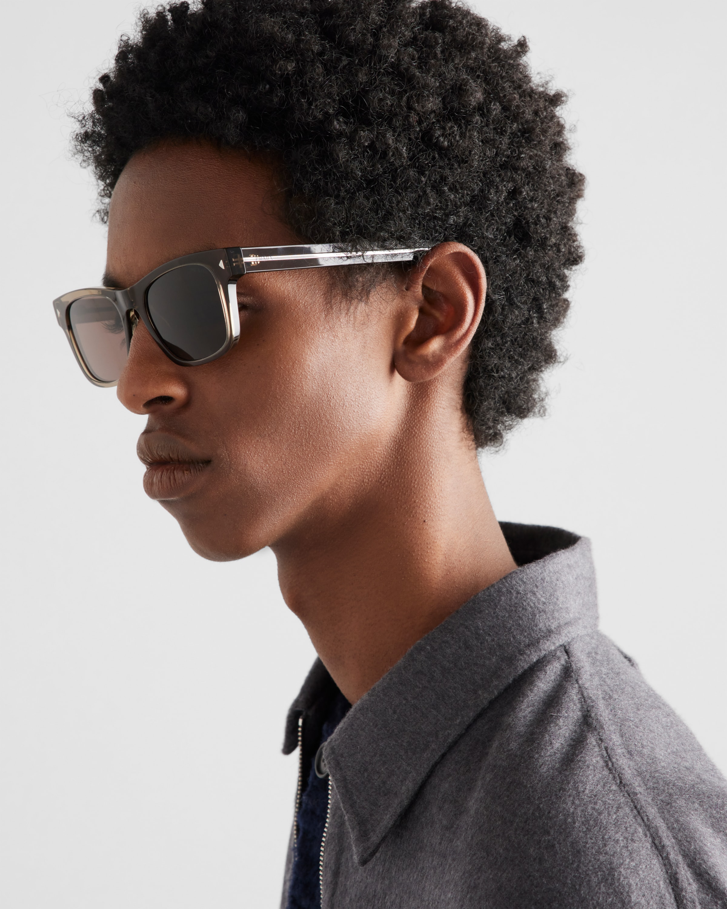 Walnut brown lenses Sunglasses with the iconic metal plaque