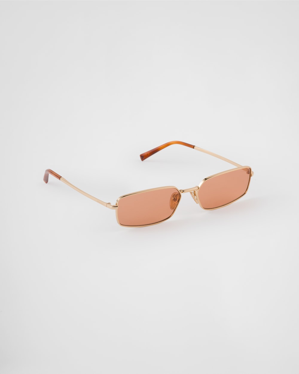 Scopri l'ampia selezione degli occhiali da sole Prada! 95 cq5dam.web.hebebed.1000.1000