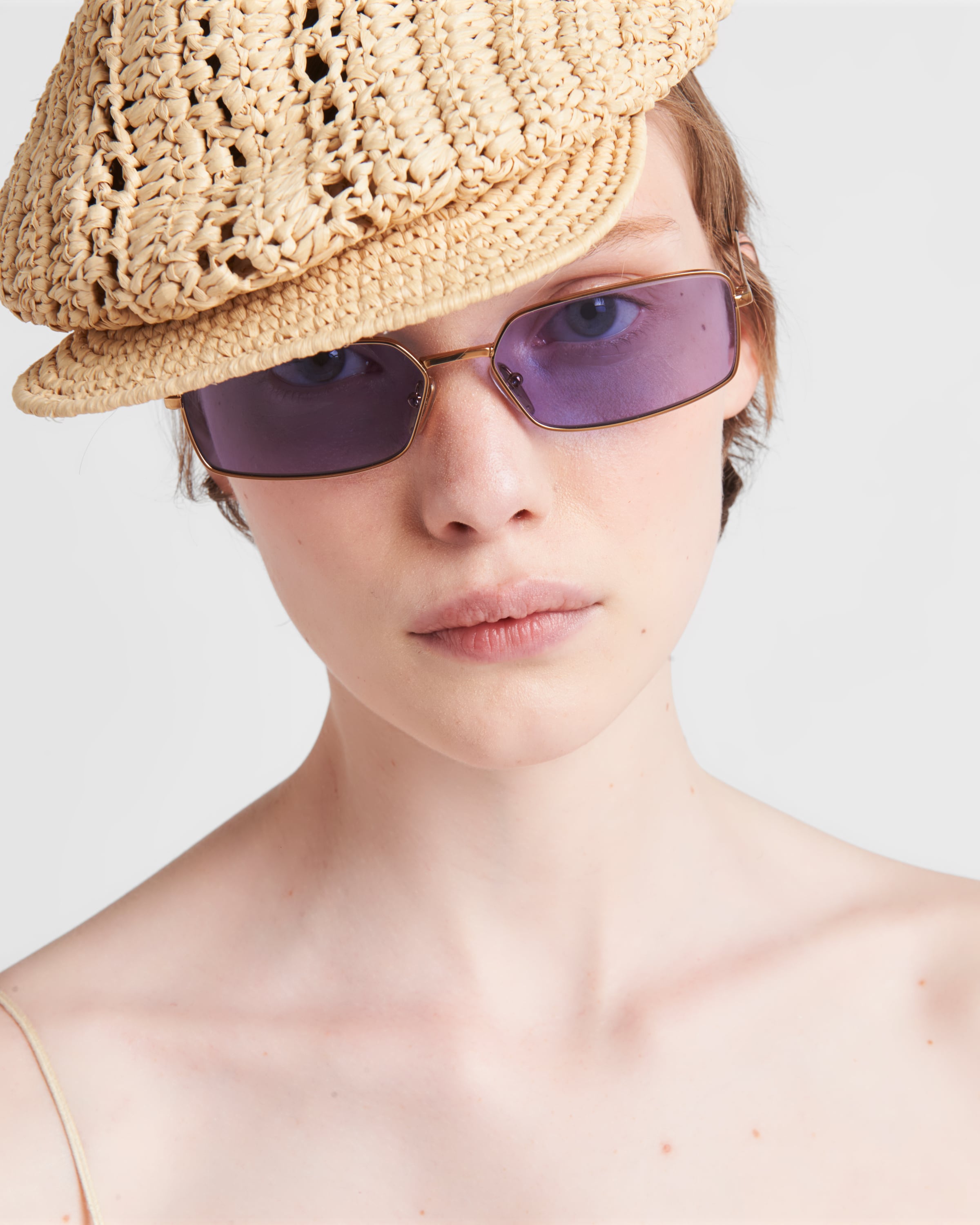 Shop Prada Sonnenbrille Mit  Logo In Purple Lenses