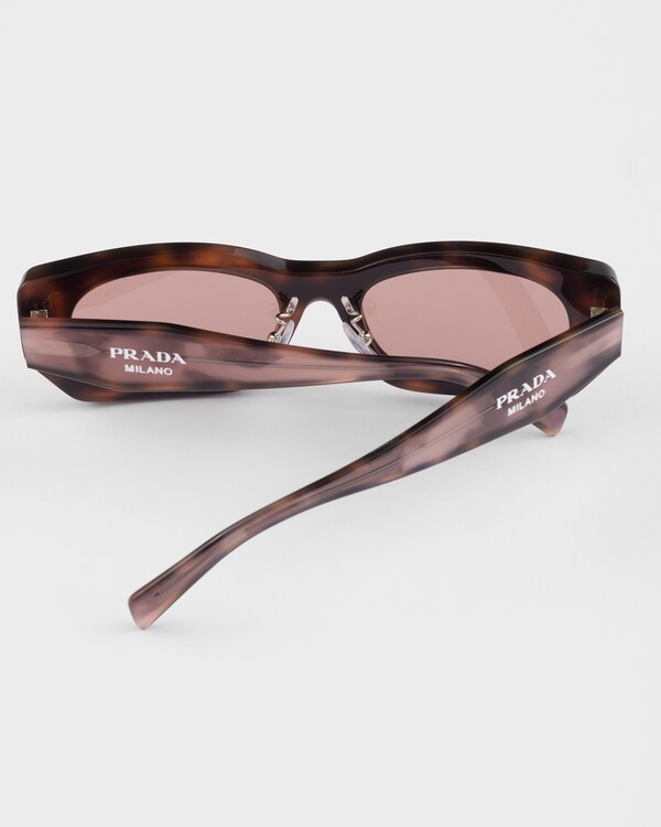 نظارة شمسية مزينة بلوغو برادا - عدسات زجاجية ماهوغوني نظارة شمسية مزينة بلوغو برادا - عدسات زجاجية ماهوغوني