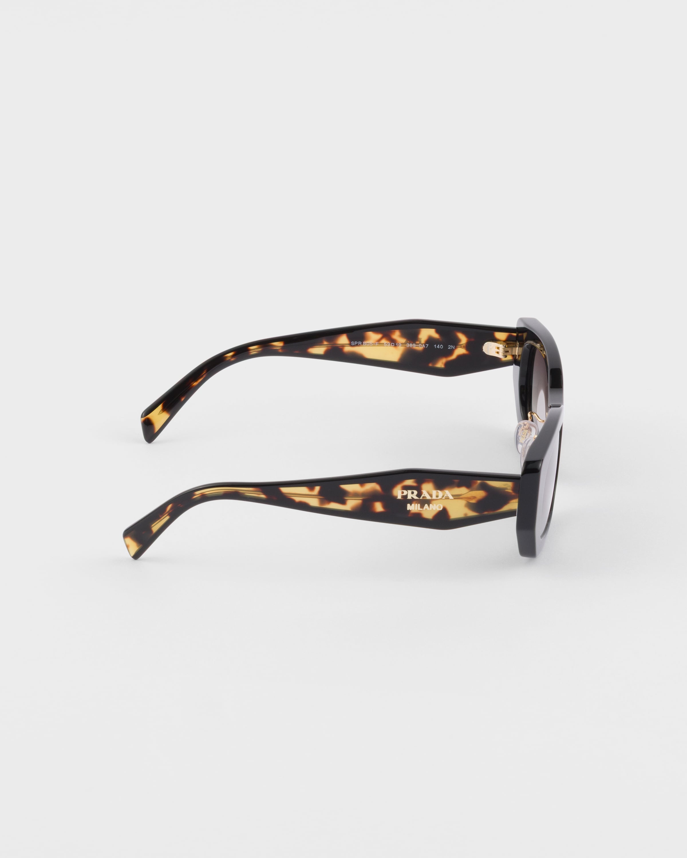 ダークグレー グラデーションレンズ プラダ ロゴ サングラス | PRADA