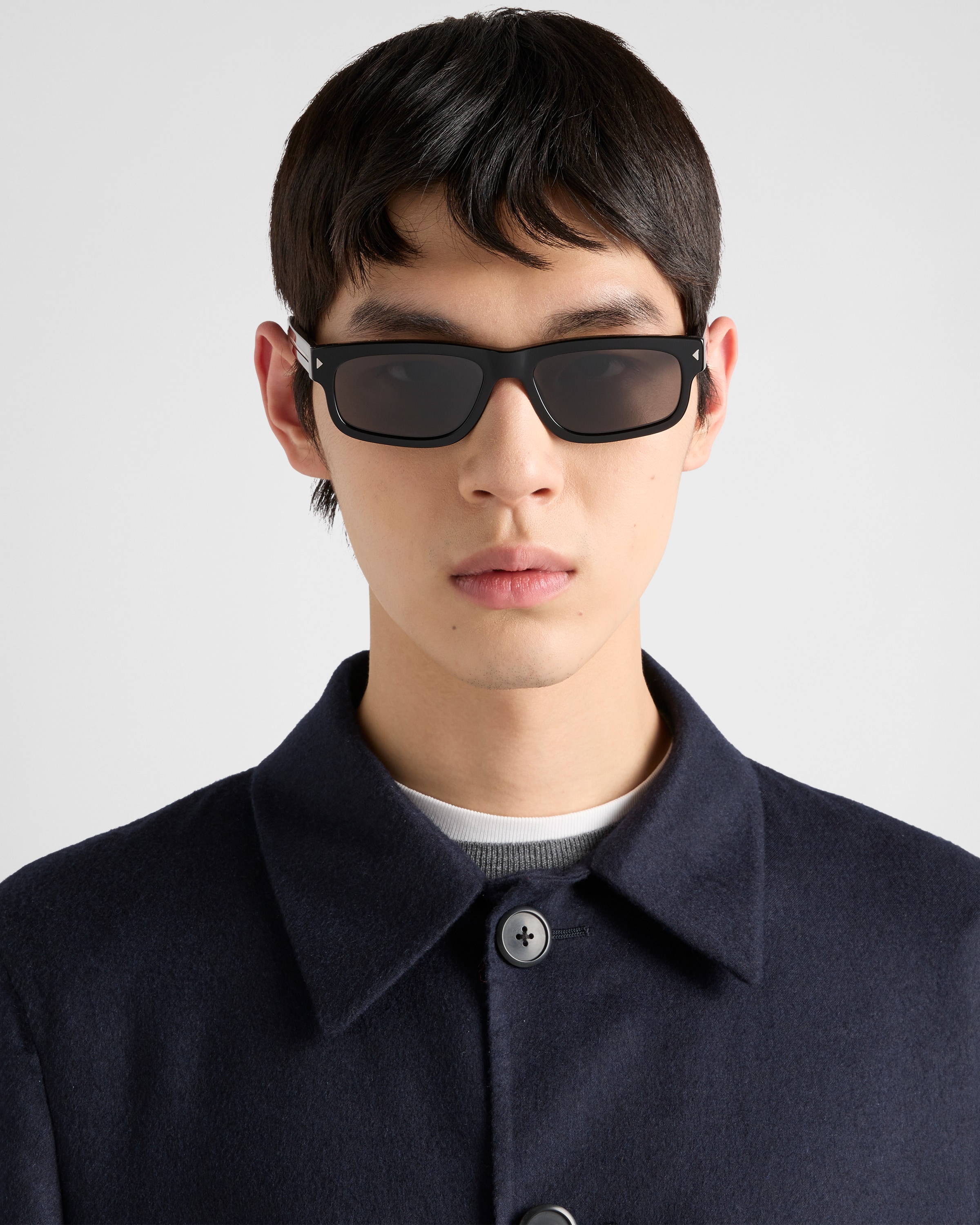 Lenses Ardesia Crist Sunglasses with the iconic metal plaque