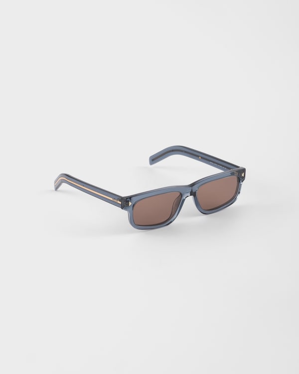 Sunglasses with the iconic metal plaque - Bark Brown Sunglasses with the iconic metal plaque - Bark Brown
