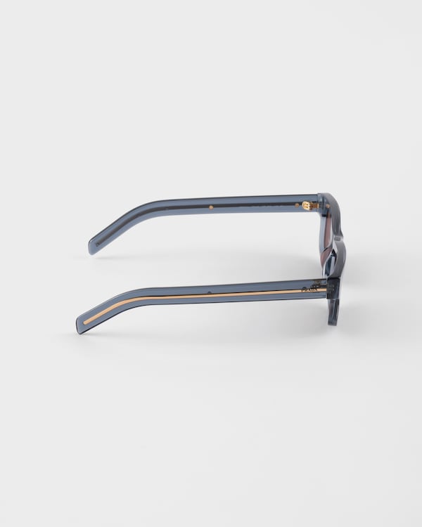 Sunglasses with the iconic metal plaque - Bark Brown Sunglasses with the iconic metal plaque - Bark Brown