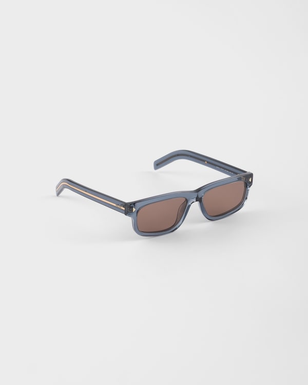 Sunglasses with the iconic metal plaque - Bark Brown Sunglasses with the iconic metal plaque - Bark Brown