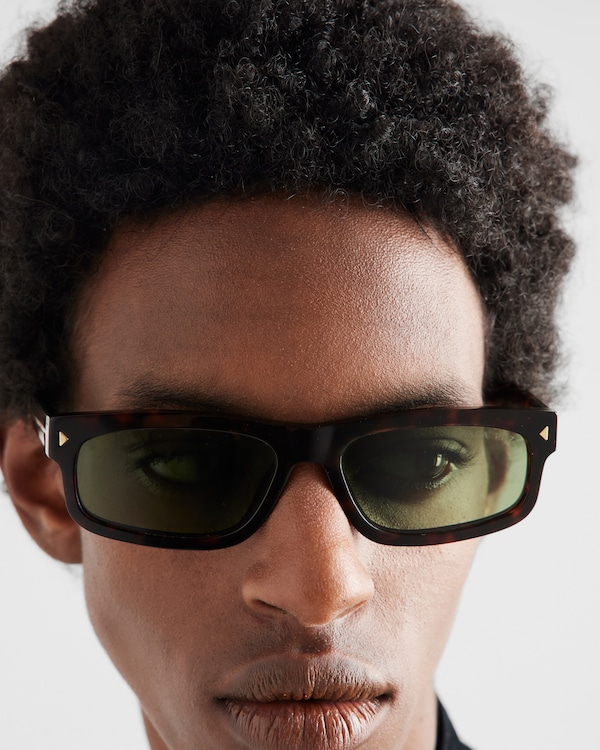 Sunglasses with the iconic metal plaque - Willow Green lenses Sunglasses with the iconic metal plaque - Willow Green lenses