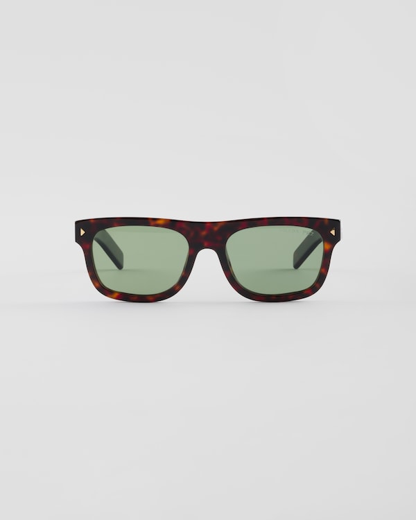 Sunglasses with the iconic metal plaque - Willow Green lenses Sunglasses with the iconic metal plaque - Willow Green lenses