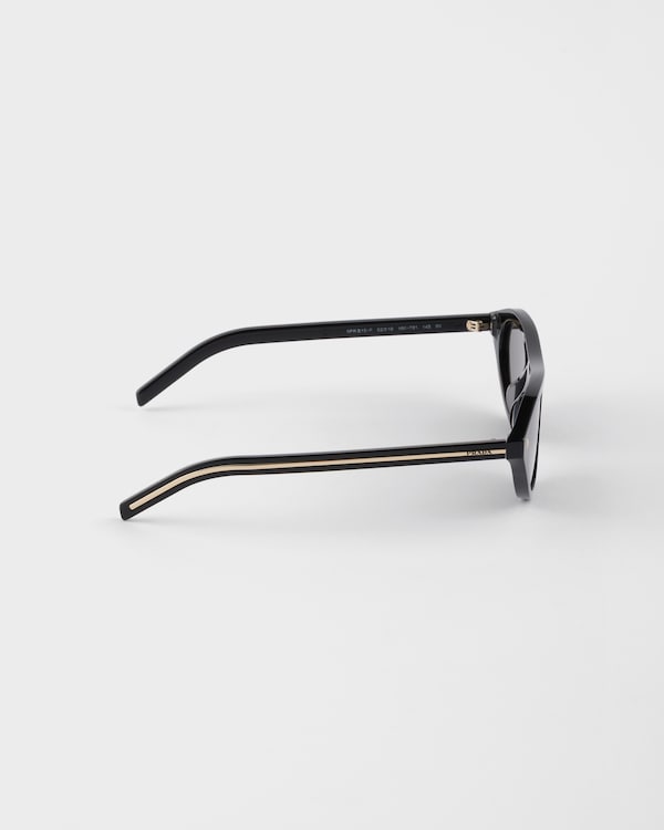 Prada sunglasses with the iconic metal plaque Prada sunglasses with the iconic metal plaque