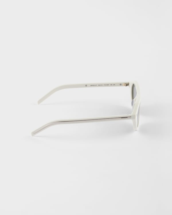 Prada sunglasses with the iconic metal plaque Prada sunglasses with the iconic metal plaque