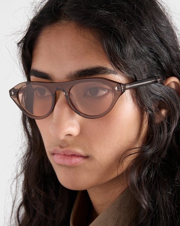 Prada sunglasses with the iconic metal plaque - Crystal lenses Prada sunglasses with the iconic metal plaque - Crystal lenses