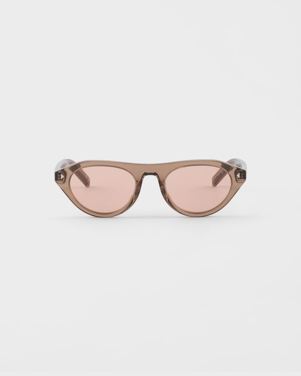 Prada sunglasses with the iconic metal plaque - Crystal lenses Prada sunglasses with the iconic metal plaque - Crystal lenses