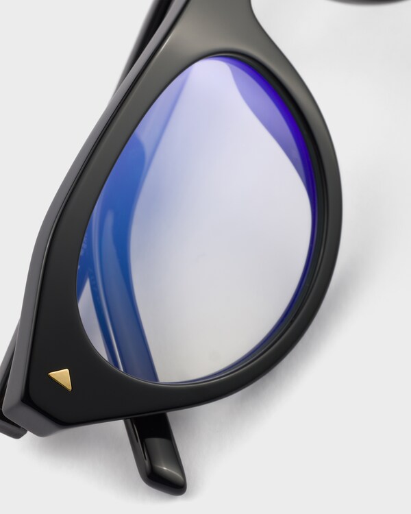 Prada sunglasses with the iconic metal plaque - Crystal lenses Prada sunglasses with the iconic metal plaque - Crystal lenses