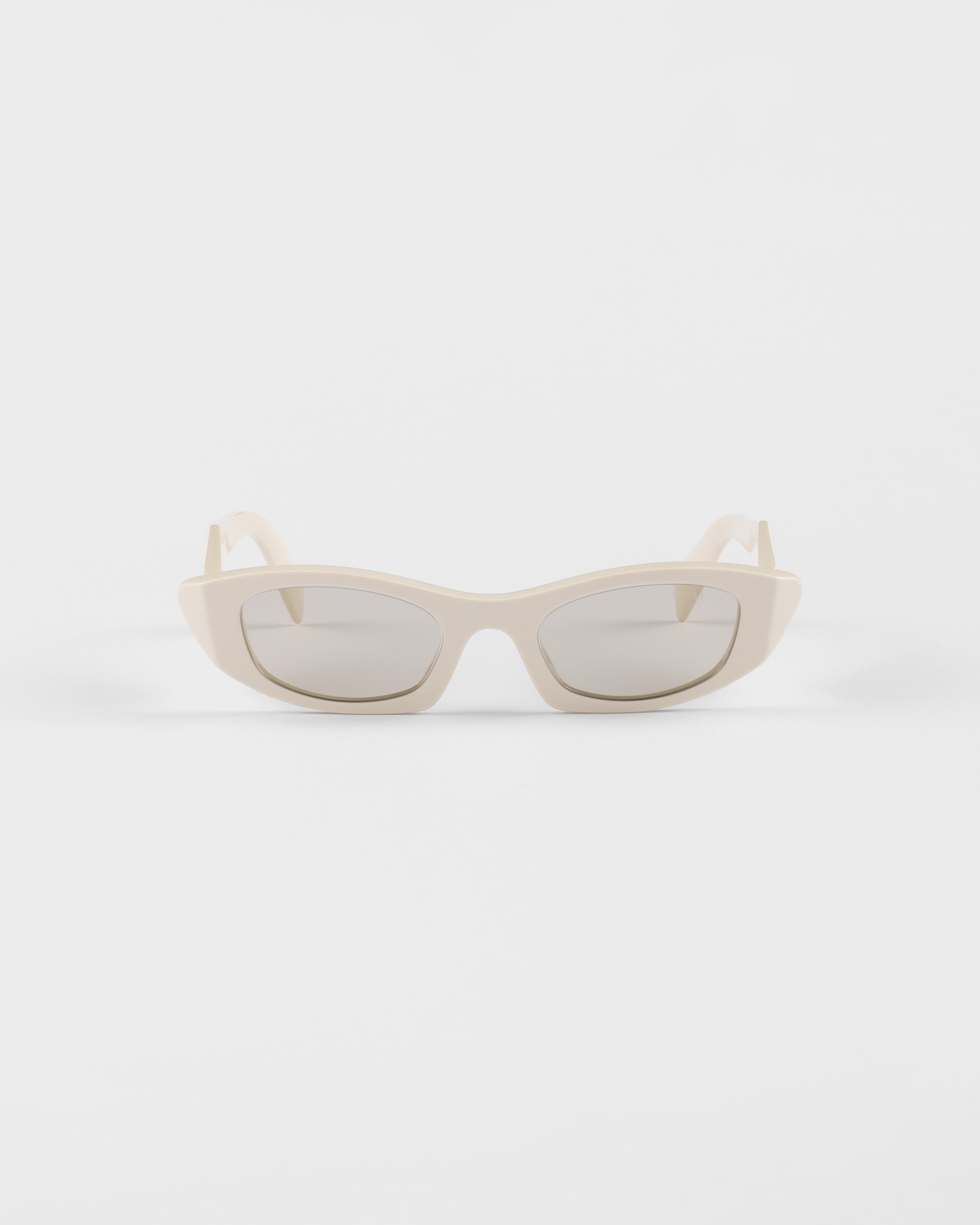【関税込み】Prada Eyewear グレー Symbole サングラス Clay Gray Lenses Prada Symbole Sunglasses | PRADA