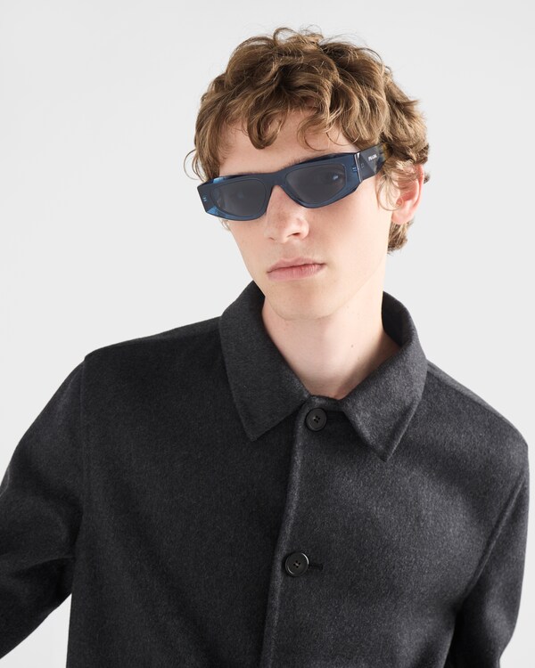 Prada Symbole Sonnenbrille - Linsenfarbe Blau Prada Symbole Sonnenbrille - Linsenfarbe Blau