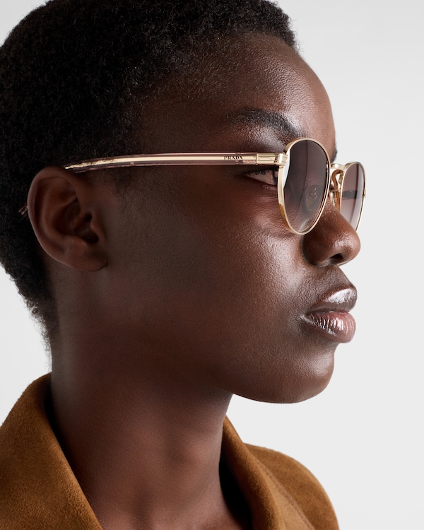 Sunglasses with the iconic metal plaque - Opaque Gradient Dark Brown Lenses Sunglasses with the iconic metal plaque - Opaque Gradient Dark Brown Lenses