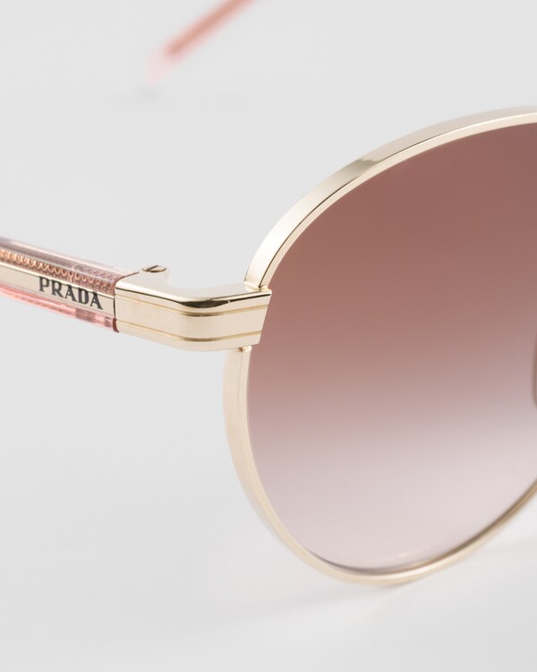 Sunglasses with the iconic metal plaque - Opaque Gradient Dark Brown Lenses Sunglasses with the iconic metal plaque - Opaque Gradient Dark Brown Lenses