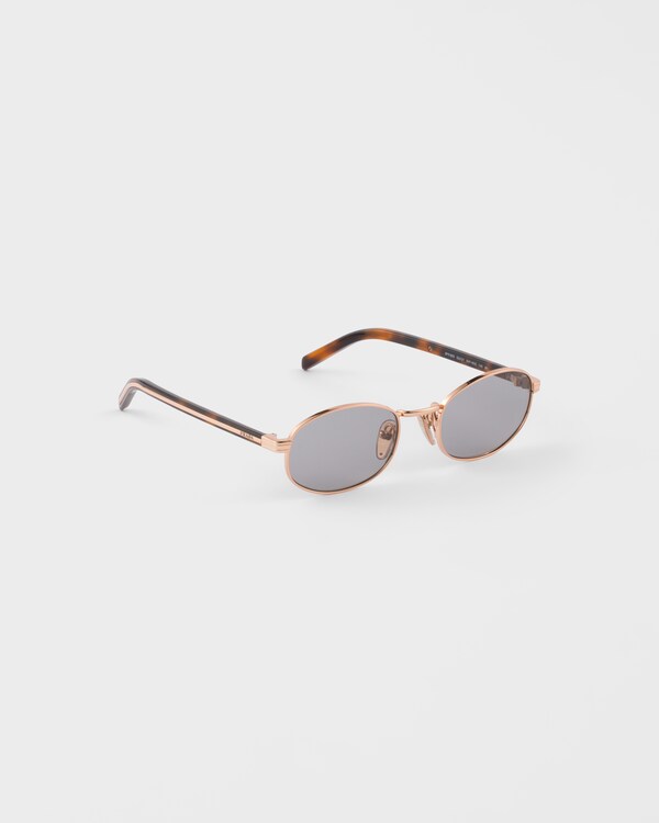 Sunglasses with the iconic metal plaque - Grey Sunglasses with the iconic metal plaque - Grey