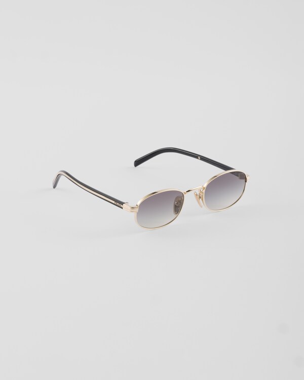 标志性金属饰牌太阳镜 标志性金属饰牌太阳镜