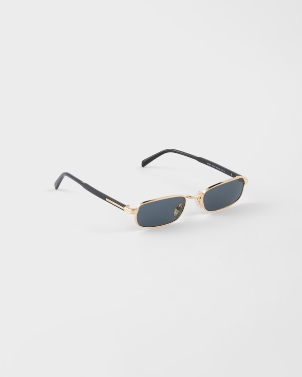 Sunglasses with the iconic metal plaque - Graphite lenses Sunglasses with the iconic metal plaque - Graphite lenses