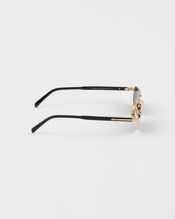 Sunglasses with the iconic metal plaque - Graphite lenses Sunglasses with the iconic metal plaque - Graphite lenses