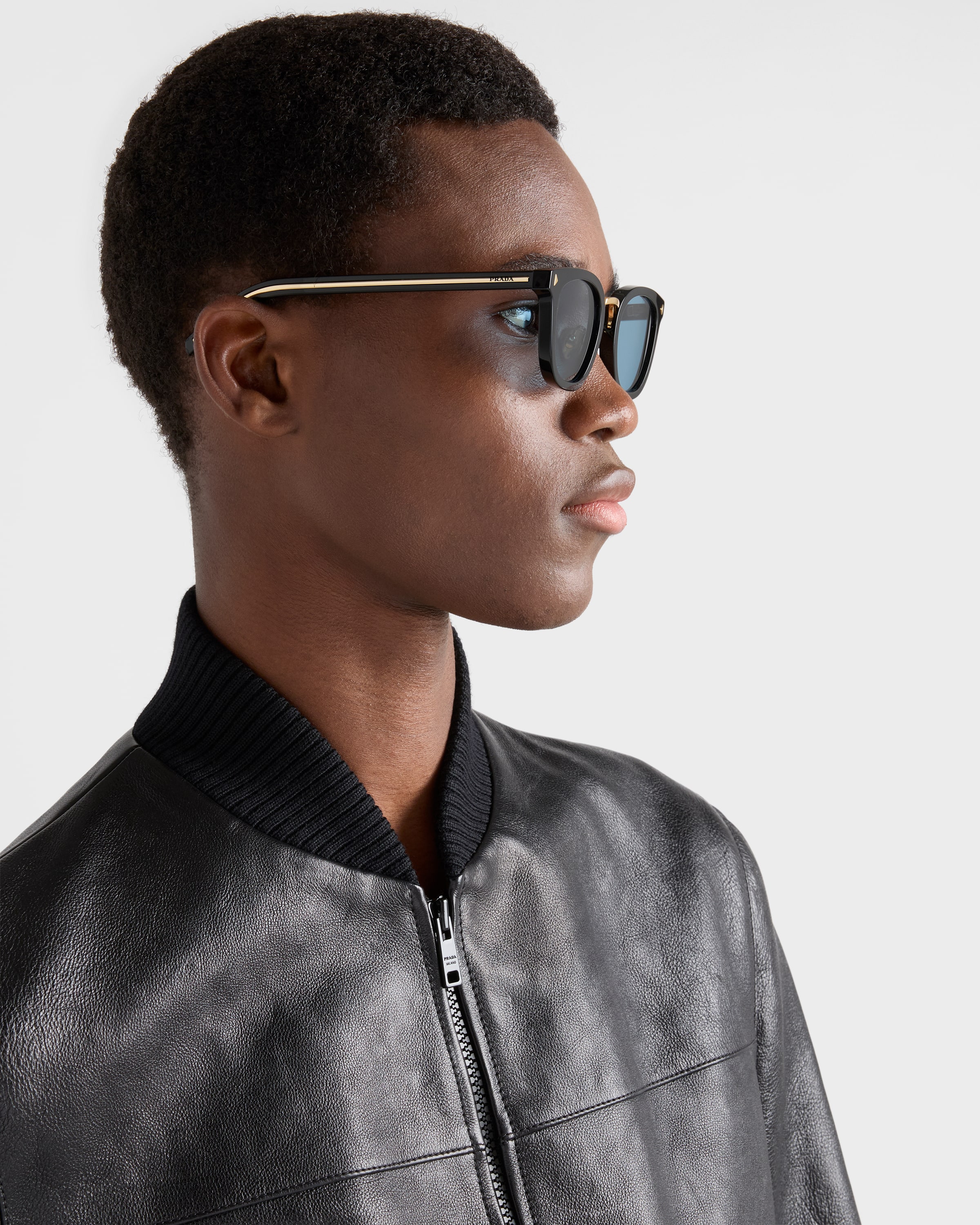 めんぱんさま⭐︎PRADA ラウンド型サングラス ブラック 2025年最新