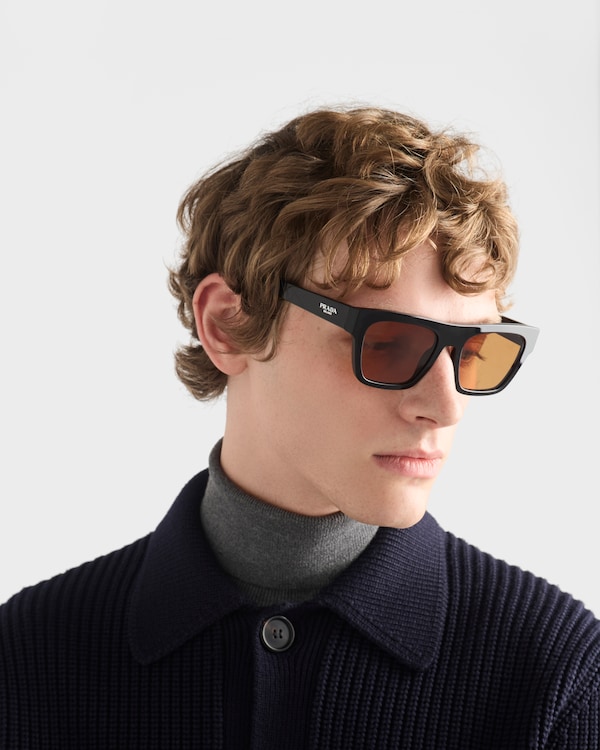 Sonnenbrille mit Prada Logo - Honigfarbene Gläser Sonnenbrille mit Prada Logo - Honigfarbene Gläser