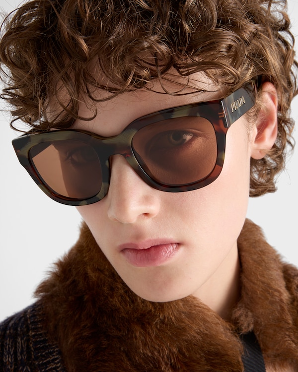 Sunglasses with Prada logo Sunglasses with Prada logo