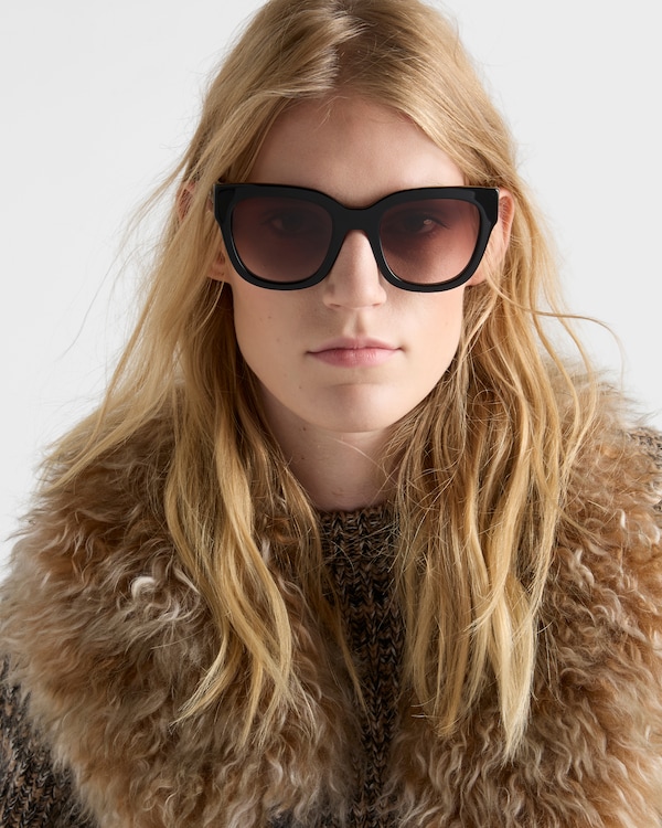 Sunglasses with Prada logo Sunglasses with Prada logo