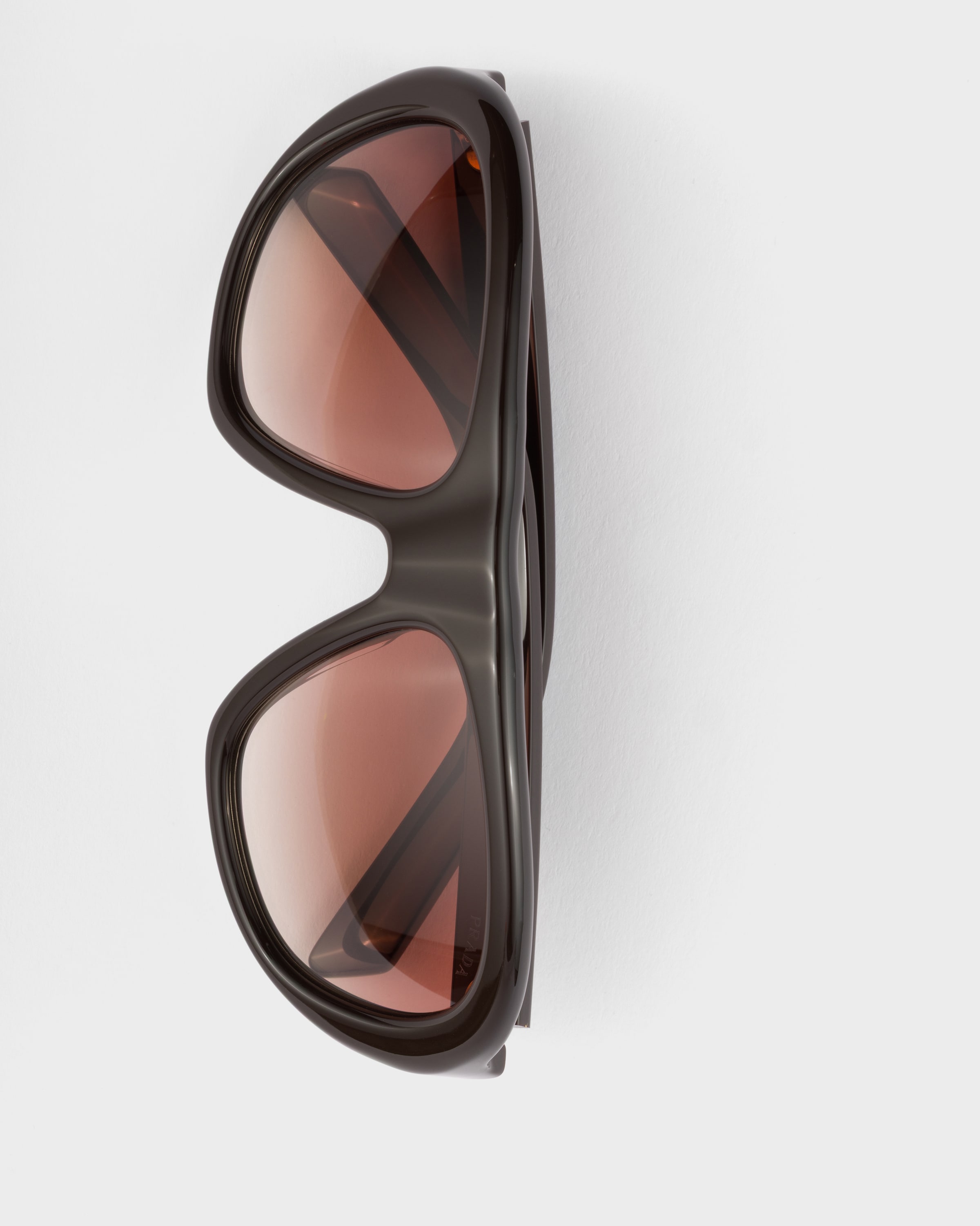 プラダ 眼鏡 サングラス グラデーション バタフライ 茶色 ピンク SPR15O プラダ 眼鏡 サングラス グラデーション バタフライ 茶色 ピンク