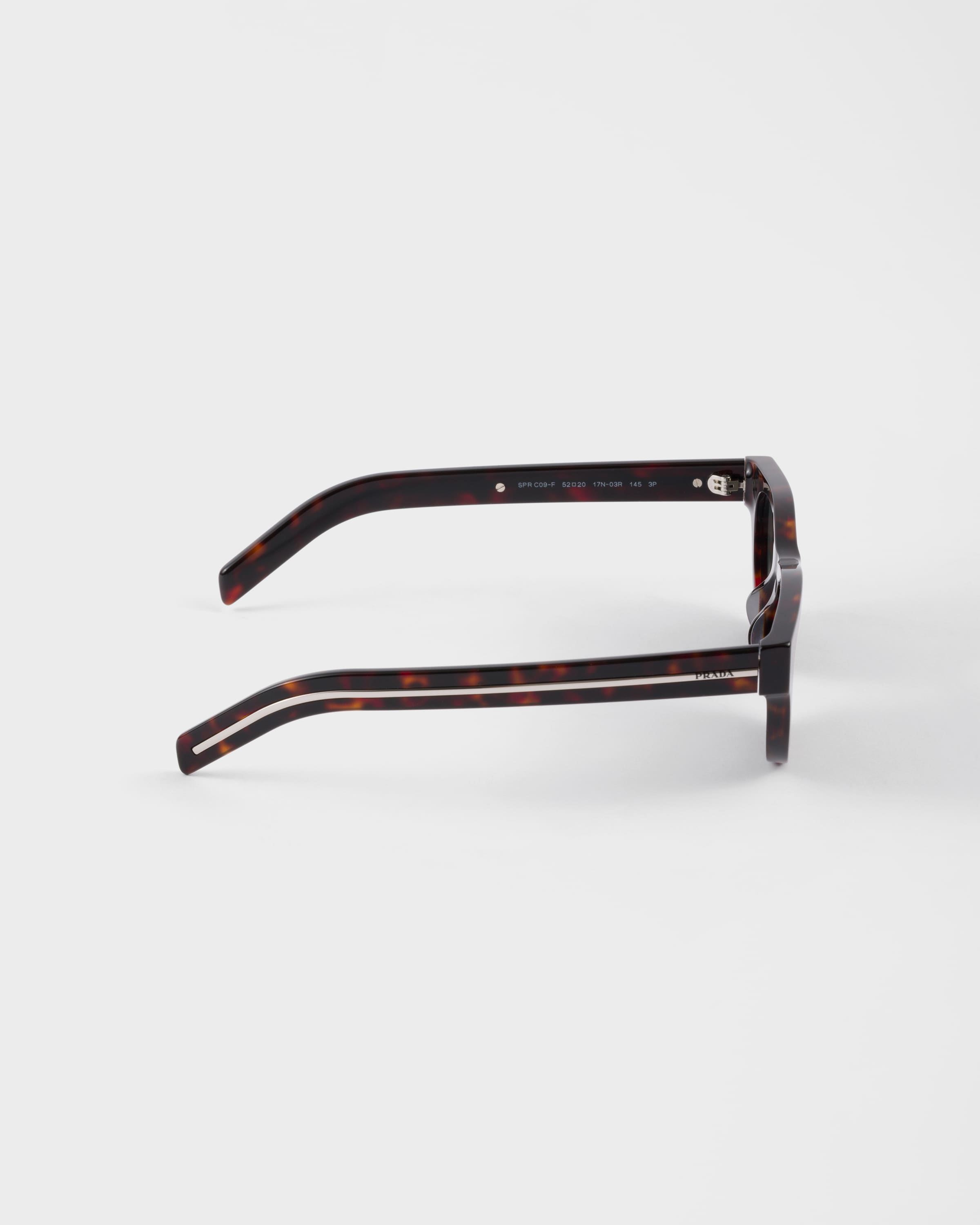 ボトルレンズ プラダ アイウェアコレクション サングラス | PRADA - 日本