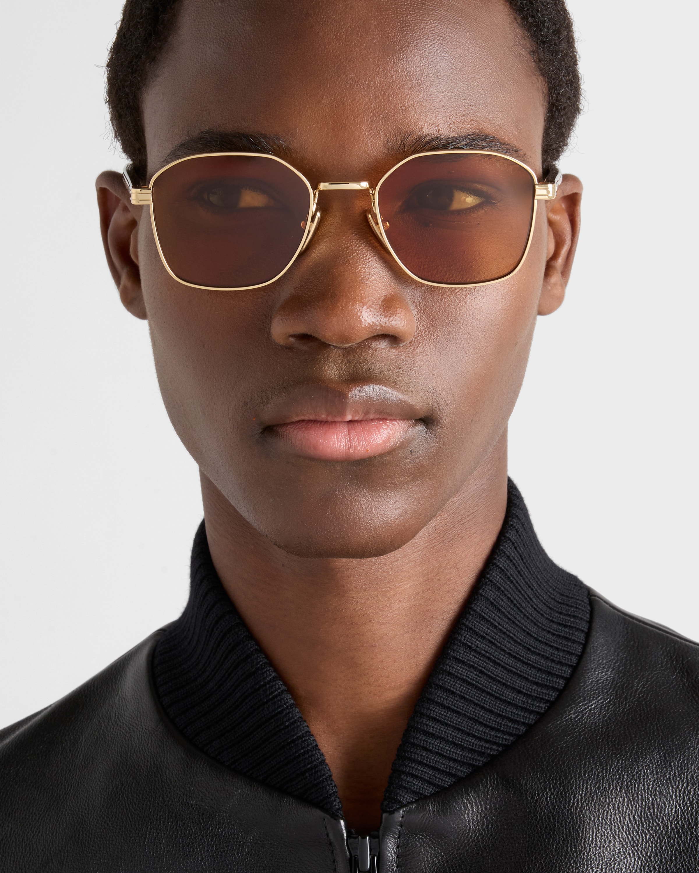 Honey lenses Sunglasses with the iconic metal plaque | PRADA