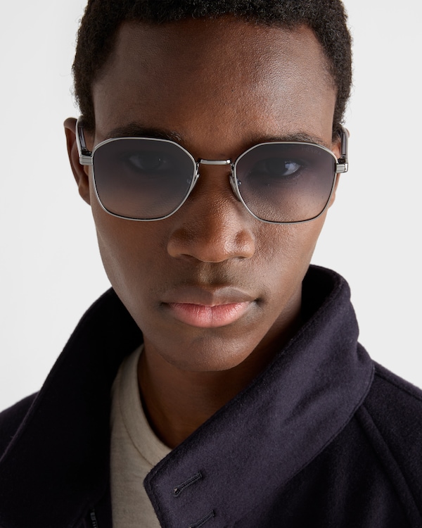 Sunglasses with the iconic metal plaque - Lenses Color Night Sunglasses with the iconic metal plaque - Lenses Color Night