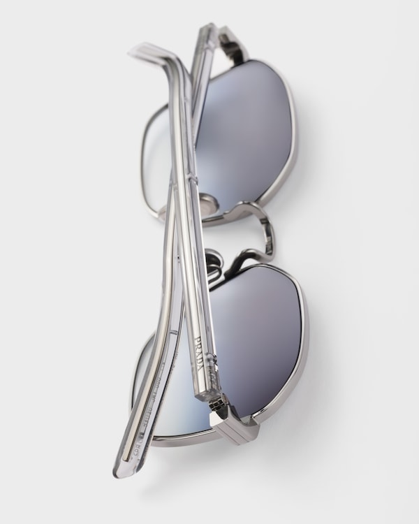 Sunglasses with the iconic metal plaque - Lenses Color Night Sunglasses with the iconic metal plaque - Lenses Color Night