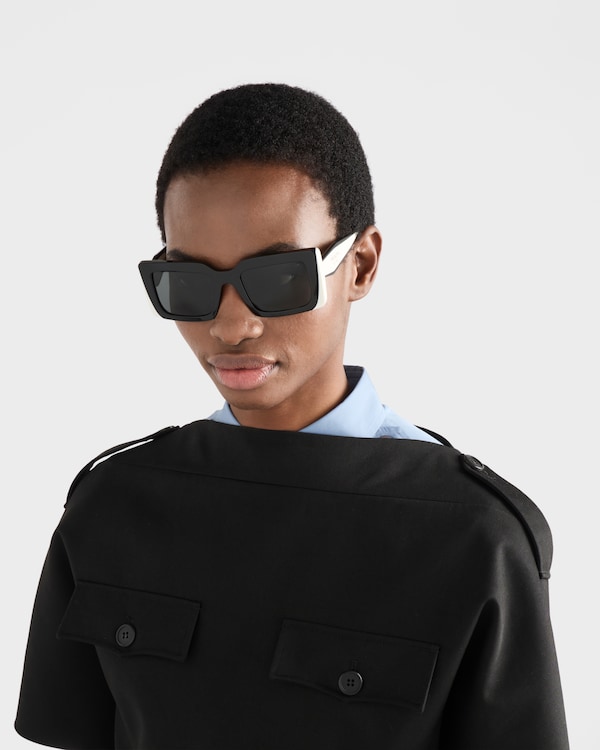 Lunettes de soleil ornées du logo Prada - Verres gris ardoise Lunettes de soleil ornées du logo Prada - Verres gris ardoise