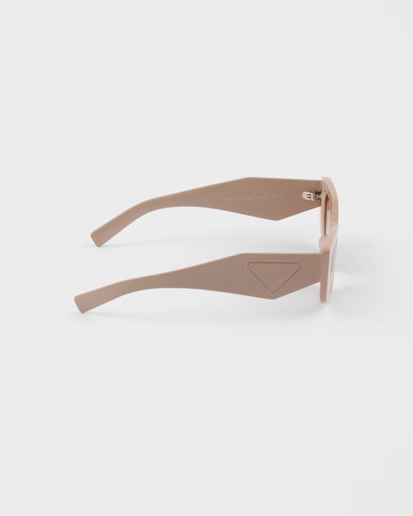 Lunettes de soleil avec logo triangulaire - Verres dégradés rose poudré Lunettes de soleil avec logo triangulaire - Verres dégradés rose poudré