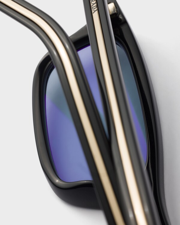 Sunglasses with the iconic metal plaque - Crystal Ultraviolet Lenses Sunglasses with the iconic metal plaque - Crystal Ultraviolet Lenses