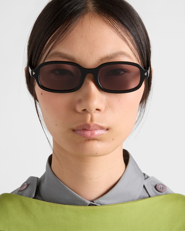 Sunglasses with the iconic metal plaque - Crystal Maroon Lenses Sunglasses with the iconic metal plaque - Crystal Maroon Lenses