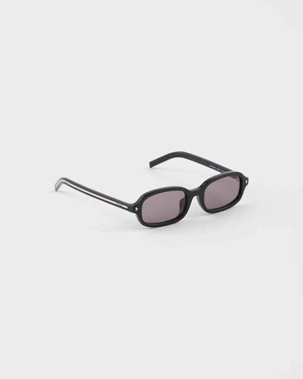 Sunglasses with the iconic metal plaque - Crystal Maroon Lenses Sunglasses with the iconic metal plaque - Crystal Maroon Lenses