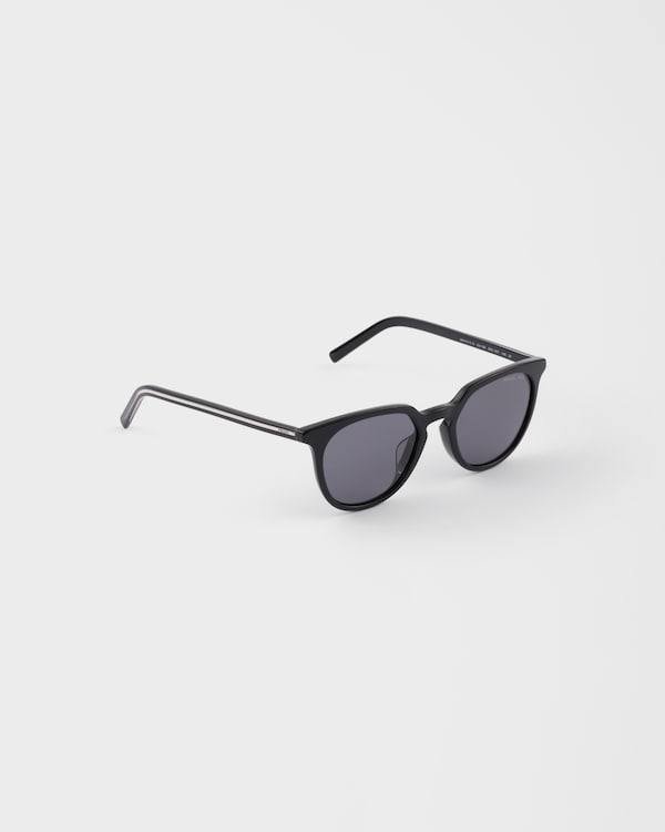Prada sunglasses with the iconic metal plaque - Polarized black lenses Prada sunglasses with the iconic metal plaque - Polarized black lenses