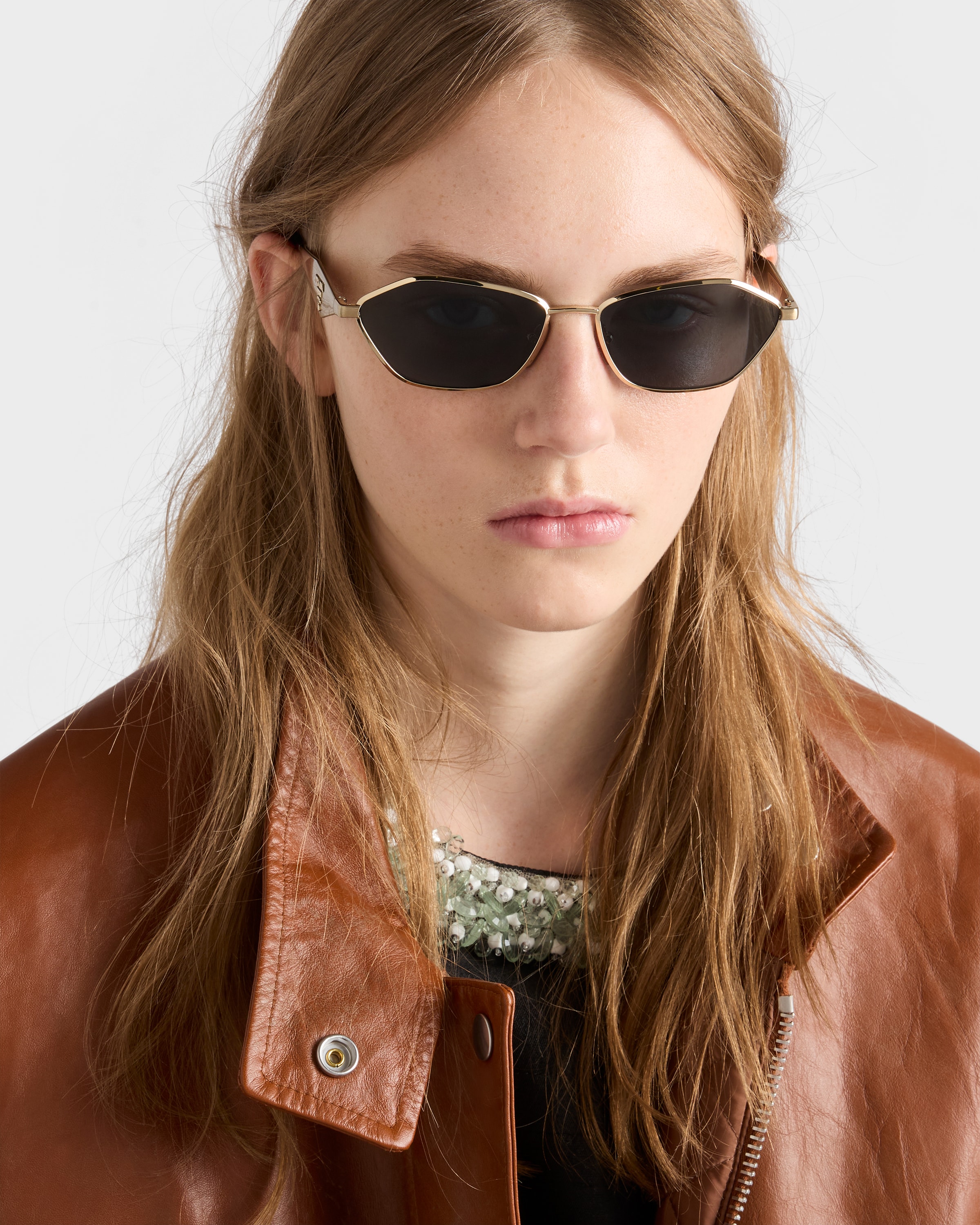 Graphite lenses Sunglasses with Prada logo | PRADA - United States