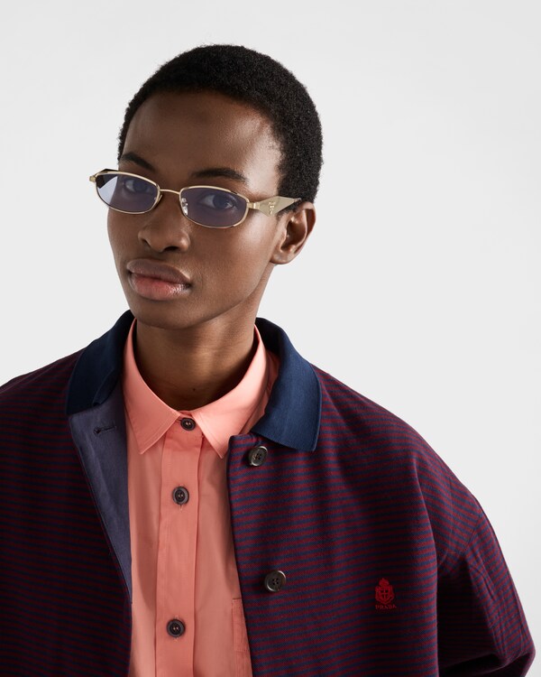 Lunettes de soleil ornées du logo Prada - Verres Lilas Lunettes de soleil ornées du logo Prada - Verres Lilas