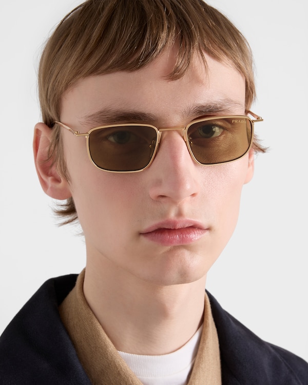 Sonnenbrille mit Prada Logo - Olivgrüne Gläser Sonnenbrille mit Prada Logo - Olivgrüne Gläser