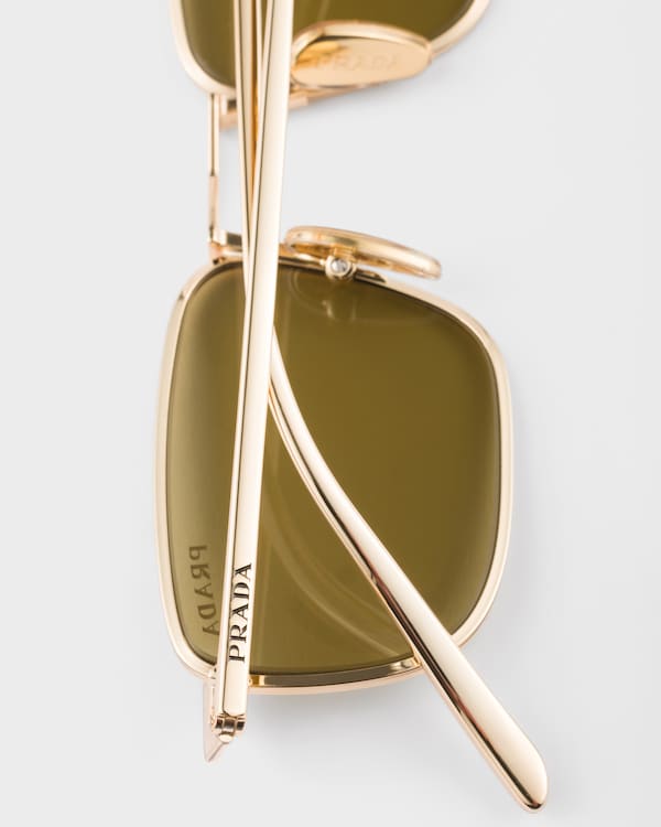 Sonnenbrille mit Prada Logo - Olivgrüne Gläser Sonnenbrille mit Prada Logo - Olivgrüne Gläser