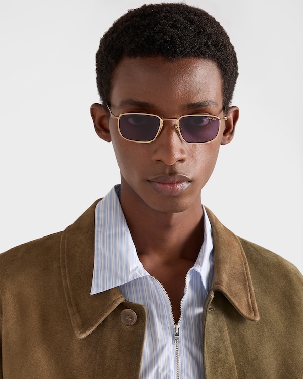 Sonnenbrille mit Prada Logo - Maulbeergläser Sonnenbrille mit Prada Logo - Maulbeergläser