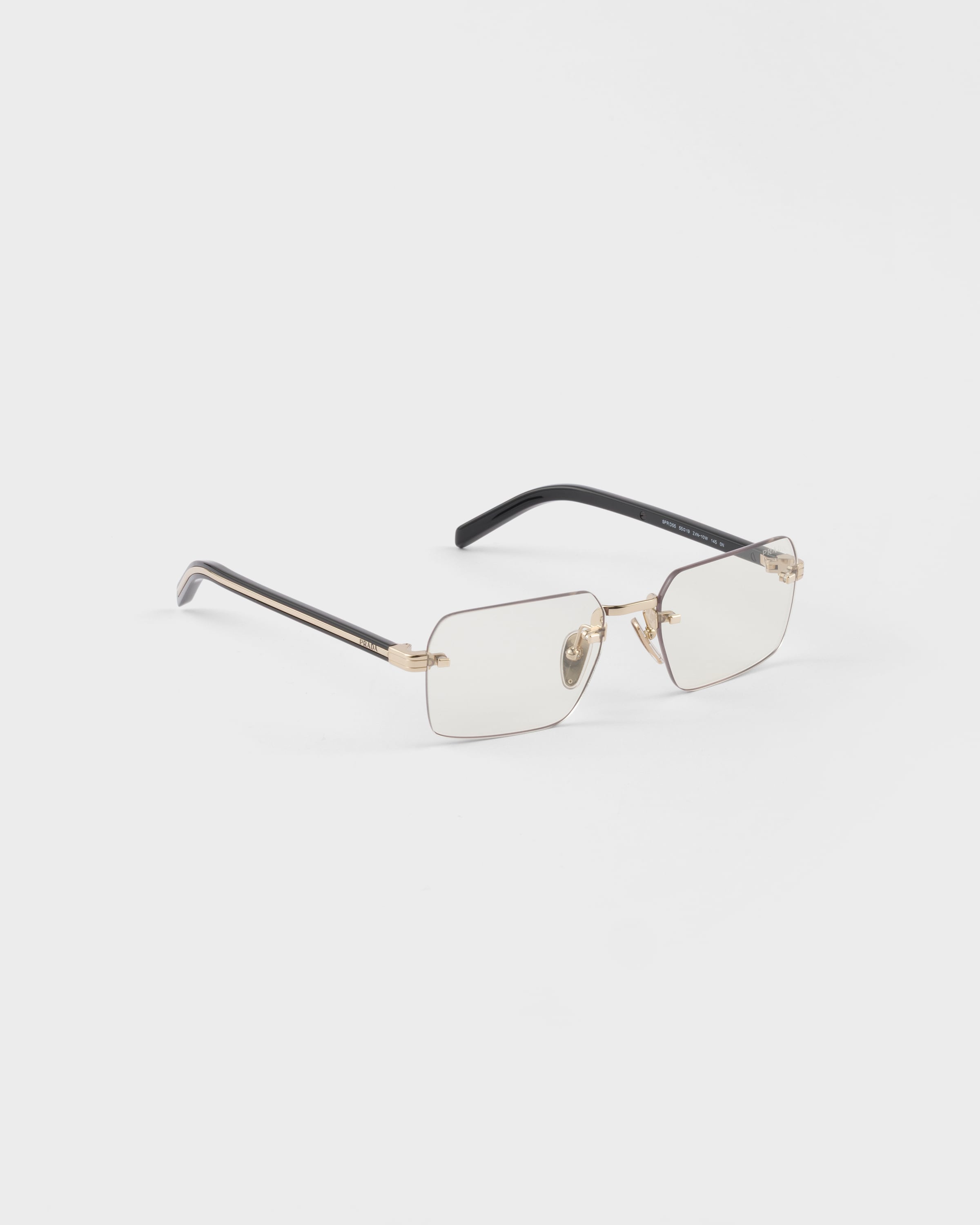 Blue-ray Transparent Lenses Sunglasses with the iconic metal