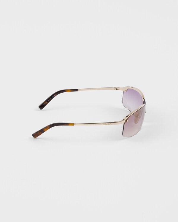 Lunettes de soleil Prada Eyewear Collection - Gradient Cherry/Gold Lenses Lunettes de soleil Prada Eyewear Collection - Gradient Cherry/Gold Lenses