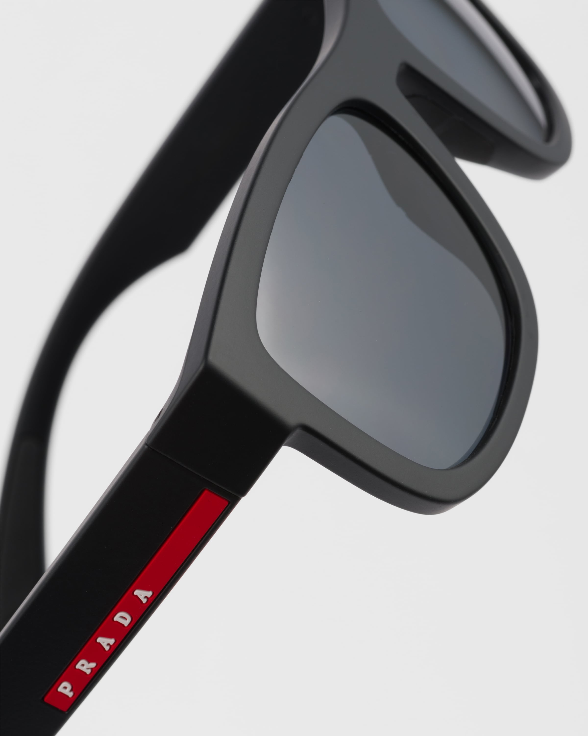 Prada linea rossa clearance active