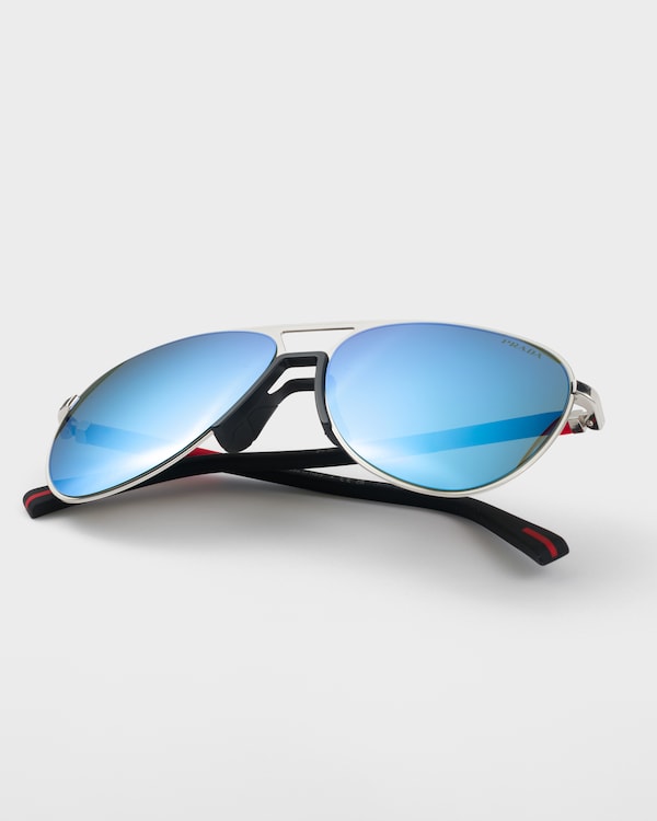 نظارات Prada Linea Rossa الشمسية نظارات Prada Linea Rossa الشمسية